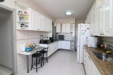 Apartamento para alugar com 184m², 4 quartos e 3 vagasCozinha