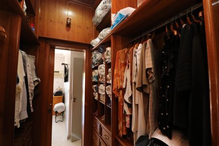 Apartamento para alugar com 184m², 4 quartos e 3 vagasCloset da suíte