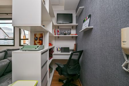 Apartamento à venda com 80m², 2 quartos e 2 vagasEscritório