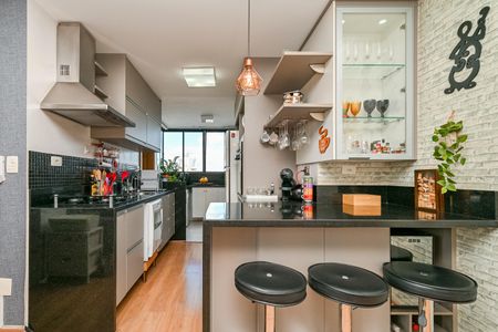 Apartamento à venda com 80m², 2 quartos e 2 vagasCozinha