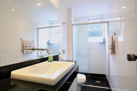 Apartamento à venda com 160m², 4 quartos e 2 vagasBanheiro - Quarto 1