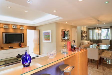 Apartamento à venda com 160m², 4 quartos e 2 vagasSala