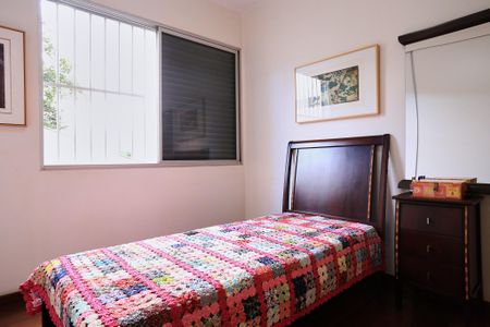 Apartamento à venda com 160m², 4 quartos e 2 vagasQuarto 2