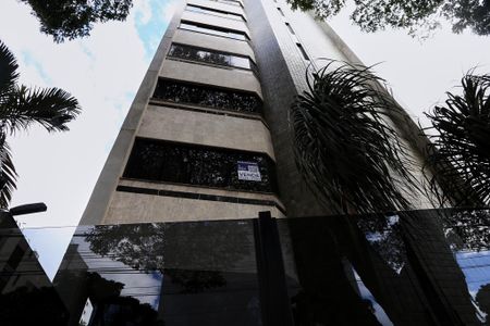 Apartamento à venda com 160m², 4 quartos e 2 vagasFachada