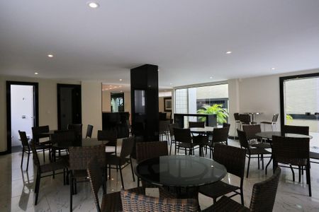 Apartamento à venda com 160m², 4 quartos e 2 vagasÁrea comum