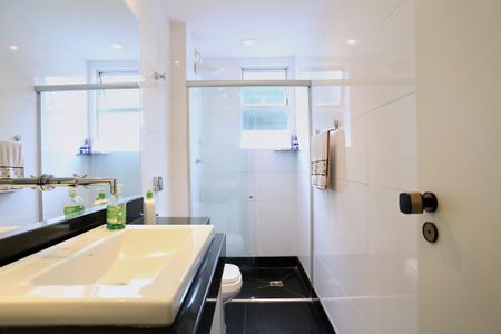 Apartamento à venda com 160m², 4 quartos e 2 vagasBanheiro - Quarto 1