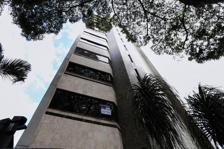 Apartamento à venda com 160m², 4 quartos e 2 vagasFachada + Placa