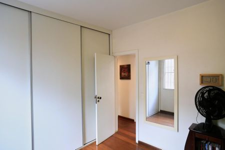 Apartamento à venda com 160m², 4 quartos e 2 vagasQuarto 4