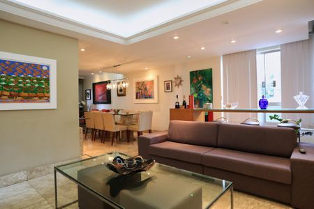 Apartamento à venda com 160m², 4 quartos e 2 vagasSala