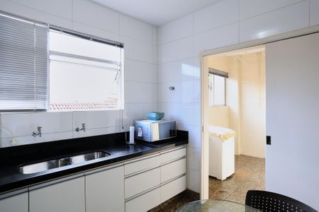 Apartamento à venda com 160m², 4 quartos e 2 vagasCozinha