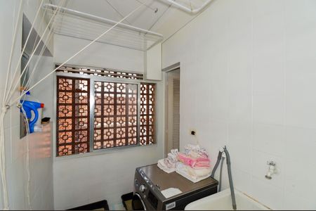 Apartamento à venda com 107m², 3 quartos e 1 vagaÁrea de Serviço