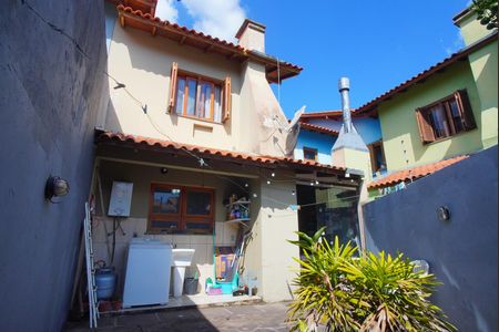 Casa para alugar com 120m², 3 quartos e 2 vagasQuintal - Fundos