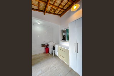 Casa à venda com 150m², 3 quartos e 1 vagaÁrea de Serviço