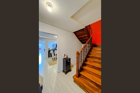 Casa à venda com 150m², 3 quartos e 1 vagaEscada