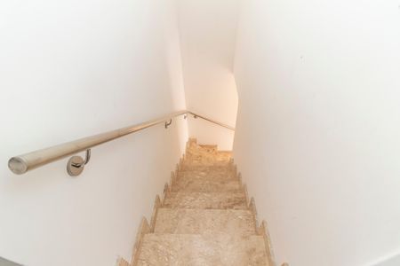 Casa de condomínio para alugar com 90m², 2 quartos e 1 vaga Casa de condomínio para alugar com 90m², 2 quartos e 1 vagaEscada