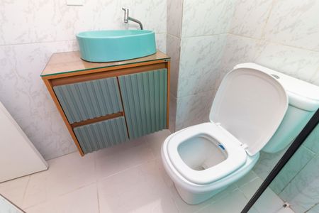 Casa de condomínio para alugar com 90m², 2 quartos e 1 vaga Casa de condomínio para alugar com 90m², 2 quartos e 1 vagaBanheiro