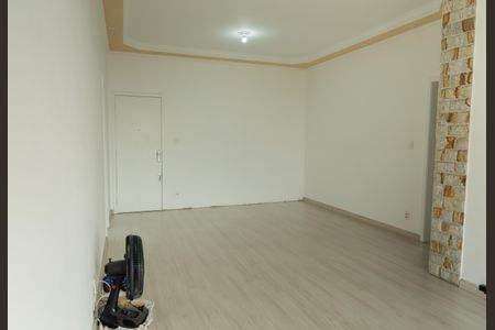 Apartamento à venda com 105m², 3 quartos e 1 vaga Apartamento à venda com 105m², 3 quartos e 1 vagaSala