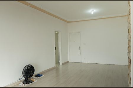 Apartamento à venda com 105m², 3 quartos e 1 vaga Apartamento à venda com 105m², 3 quartos e 1 vagaSala