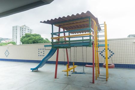 Apartamento à venda com 105m², 3 quartos e 1 vaga Apartamento à venda com 105m², 3 quartos e 1 vagaÁrea comum - Playground