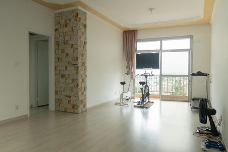 Apartamento à venda com 105m², 3 quartos e 1 vaga Apartamento à venda com 105m², 3 quartos e 1 vagaSala