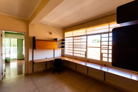 Casa para alugar com 380m², 3 quartos e 5 vagasEscritório