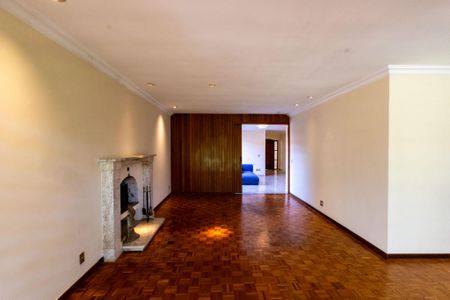 Casa para alugar com 380m², 3 quartos e 5 vagasSala