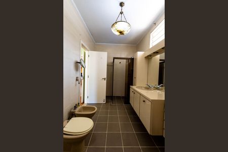 Casa para alugar com 380m², 3 quartos e 5 vagasBanheiro da Suíte