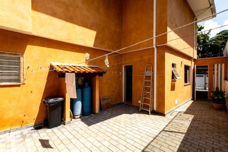 Casa para alugar com 380m², 3 quartos e 5 vagasQuintal