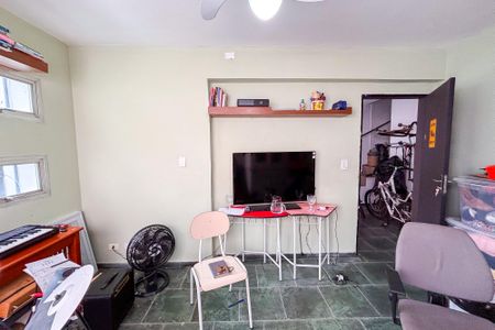 Casa à venda com 181m², 2 quartos e 1 vaga Casa à venda com 181m², 2 quartos e 1 vagaEdícula