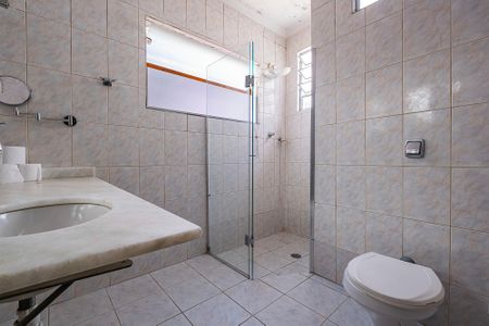 Casa à venda com 181m², 3 quartos e 2 vagasBanheiro da Suíte 