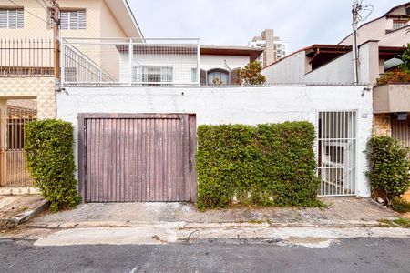 Casa à venda com 181m², 2 quartos e 1 vaga Casa à venda com 181m², 2 quartos e 1 vagaFachada