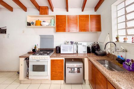 Casa à venda com 181m², 2 quartos e 1 vaga Casa à venda com 181m², 2 quartos e 1 vagaCozinha