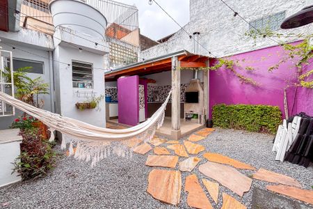 Casa à venda com 181m², 2 quartos e 1 vaga Casa à venda com 181m², 2 quartos e 1 vagaChurrasqueira