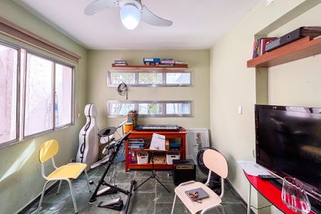 Casa à venda com 181m², 2 quartos e 1 vaga Casa à venda com 181m², 2 quartos e 1 vagaEdícula