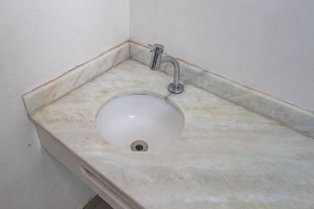 Casa à venda com 181m², 3 quartos e 2 vagasBanheiro Social