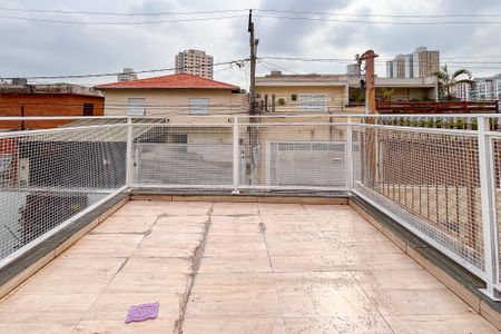 Casa à venda com 181m², 2 quartos e 1 vaga Casa à venda com 181m², 2 quartos e 1 vagaVaranda