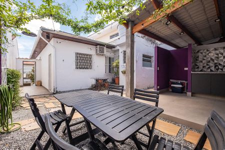 Casa à venda com 181m², 3 quartos e 2 vagasQuintal
