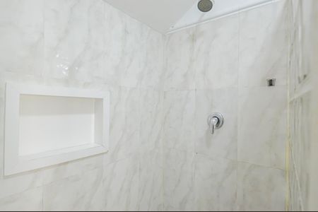 Casa à venda com 370m², 3 quartos e 5 vagas Casa à venda com 370m², 3 quartos e 5 vagasBanheiro da Suíte 2