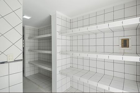 Casa à venda com 370m², 3 quartos e 5 vagas Casa à venda com 370m², 3 quartos e 5 vagasÁrea de Serviço