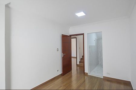 Casa à venda com 370m², 3 quartos e 5 vagas Casa à venda com 370m², 3 quartos e 5 vagasSuíte 2