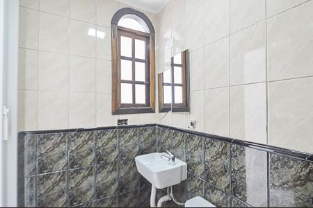 Casa à venda com 370m², 3 quartos e 5 vagas Casa à venda com 370m², 3 quartos e 5 vagasBanheiro de serviço 1