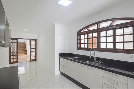 Casa à venda com 370m², 3 quartos e 5 vagas Casa à venda com 370m², 3 quartos e 5 vagasCozinha