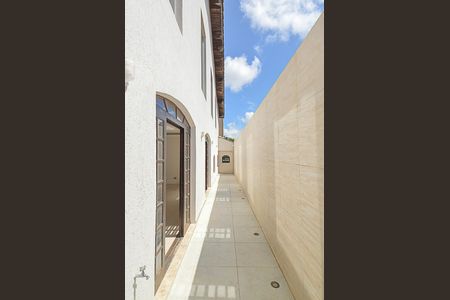 Casa à venda com 370m², 3 quartos e 5 vagas Casa à venda com 370m², 3 quartos e 5 vagasVaranda da Sala