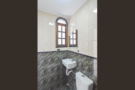 Casa à venda com 370m², 3 quartos e 5 vagas Casa à venda com 370m², 3 quartos e 5 vagasBanheiro de serviço 1