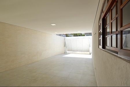 Casa à venda com 370m², 3 quartos e 5 vagas Casa à venda com 370m², 3 quartos e 5 vagasGaragem