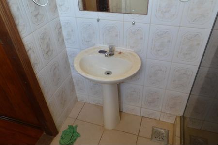 Casa de condomínio para alugar com 55m², 1 quarto e 1 vaga Casa de condomínio para alugar com 55m², 1 quarto e 1 vagaBanheiro