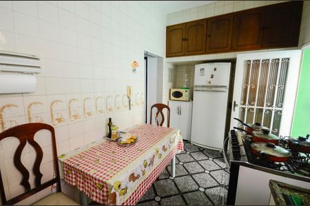 Casa à venda com 400m², 3 quartos e 1 vaga Casa à venda com 400m², 3 quartos e 1 vagaCozinha