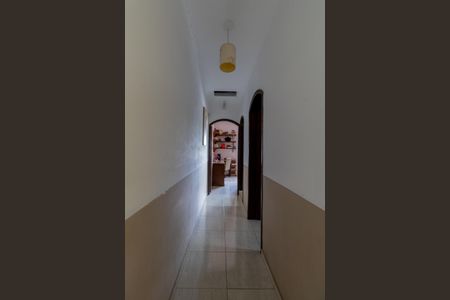 Casa à venda com 190m², 3 quartos e 4 vagasCorredor 