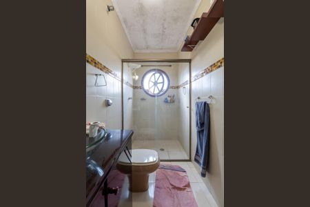 Casa à venda com 190m², 3 quartos e 4 vagasQuarto 1 Banheiro