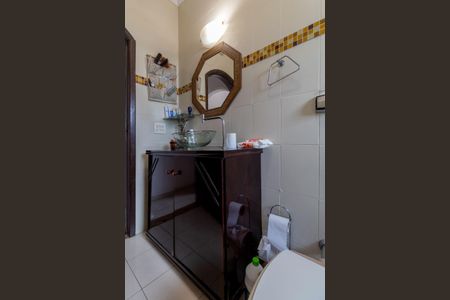 Casa à venda com 190m², 3 quartos e 4 vagasQuarto 1 Banheiro